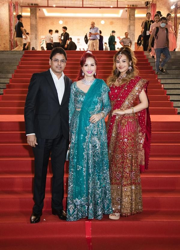 uộc sống viên mãn và hạnh phúc của hoa hậu Diệu Hoa được nhiều người ngưỡng mộ.