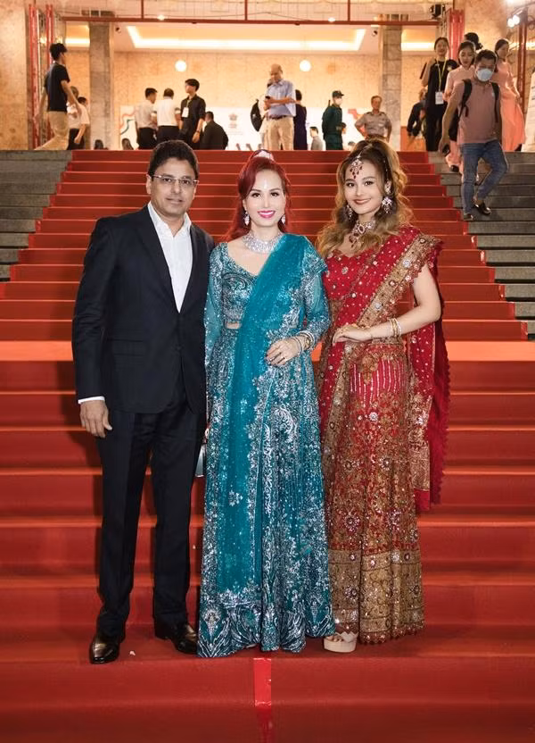 Cuộc sống viên mãn và hạnh phúc của hoa hậu Diệu Hoa được nhiều người ngưỡng mộ.