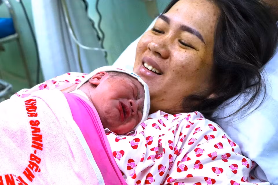 Khoanh khac cong dan dau tien cua nam 2024 chao doi