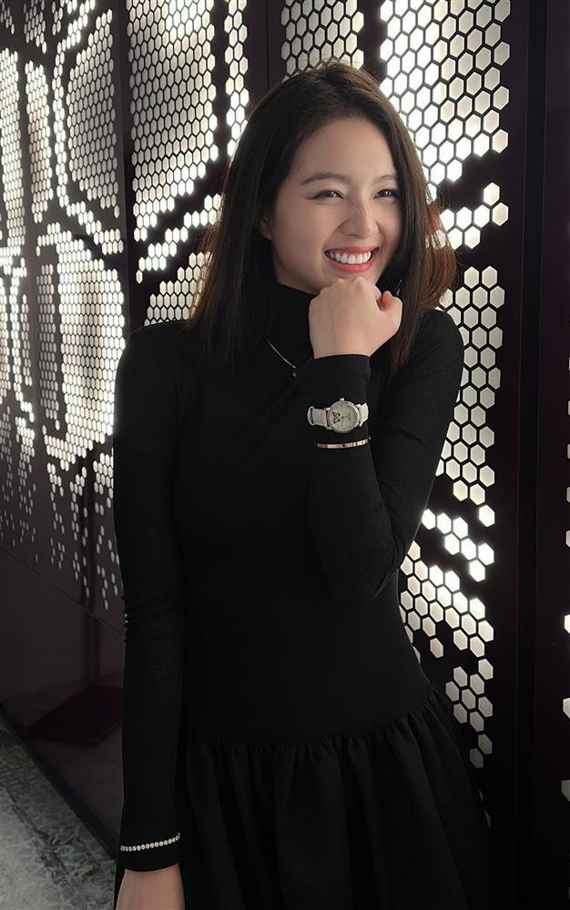 hiều khán giả bình luận, Bích Ngọc có một vẻ đẹp trong trẻo, dễ chịu. Cô thích hợp với những vai diễn ngây thơ, trong sáng.