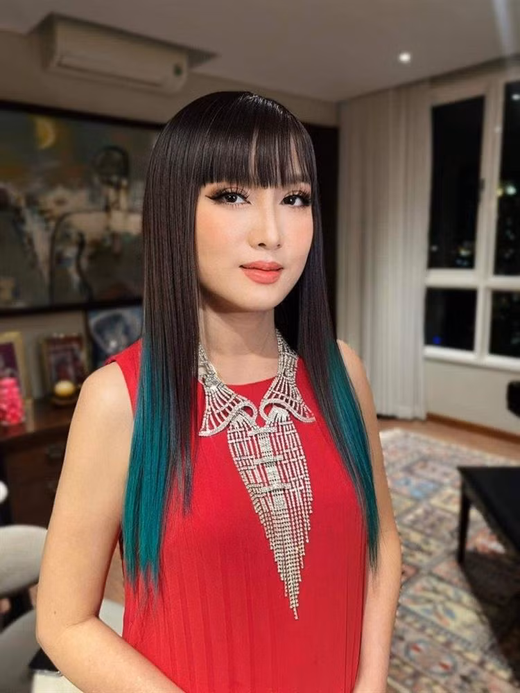 Hien Mai suyt bi huy nhan sac vi tai nan, U60 dep man ma-Hinh-4