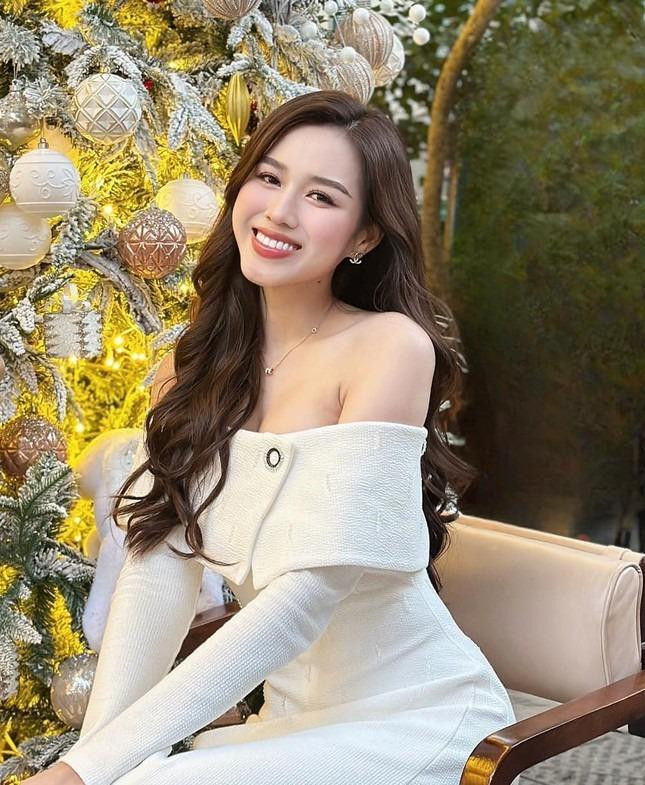 Hoa hau Do Thi Ha khoe anh the nhan 