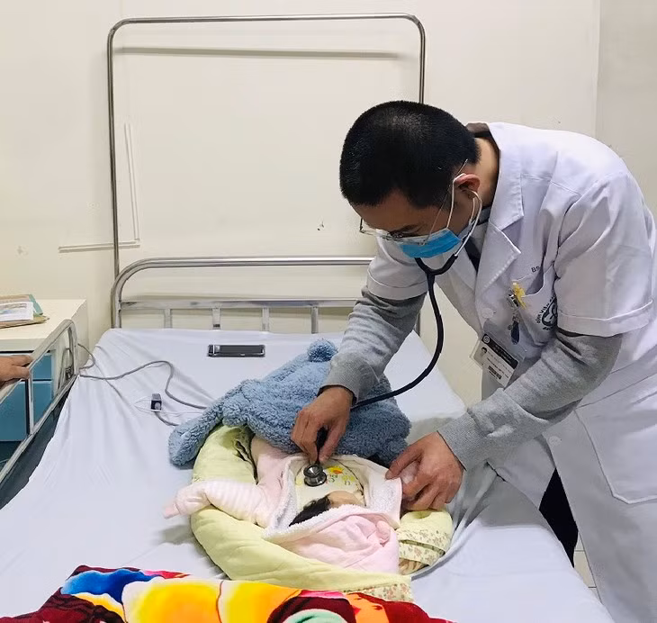 Cuu song tre so sinh bi hep khit dong mach phoi-Hinh-3