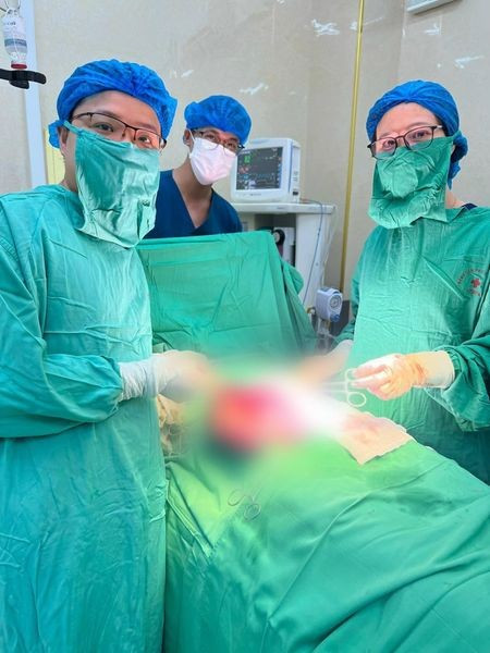 Tuong tang can do tam bo khong ngo... u buong trung ac tinh