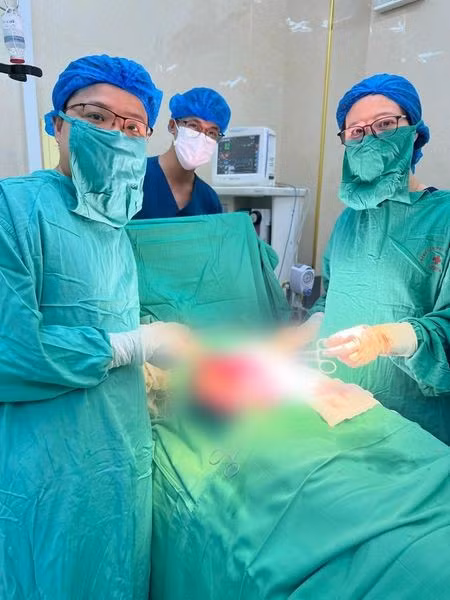 Tuong tang can do tam bo khong ngo... u buong trung ac tinh