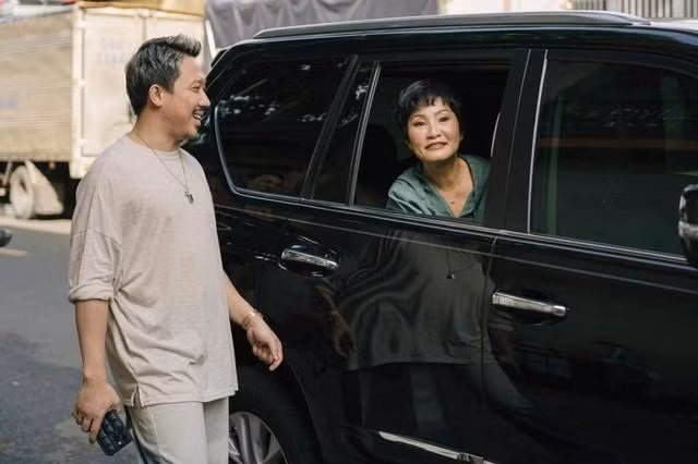 Mới đây nhất, Hồng Đào ghi nhận được cơn mưa lời khen khi tham gia phim Mai của Trấn Thành. Phim có doanh thu cao nhất Việt Nam từ trước tới nay.