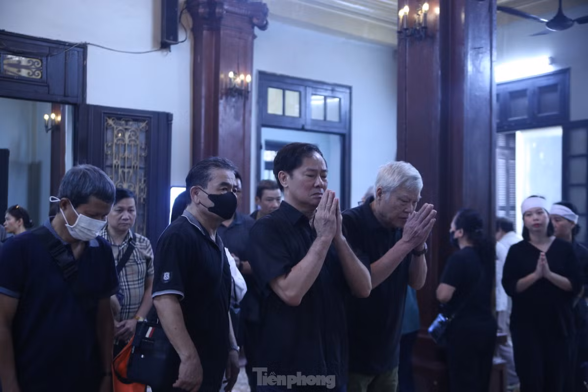 NSND Khai Hung, Bui Bai Binh dua tien dao dien Nguyen Huu Phan-Hinh-6