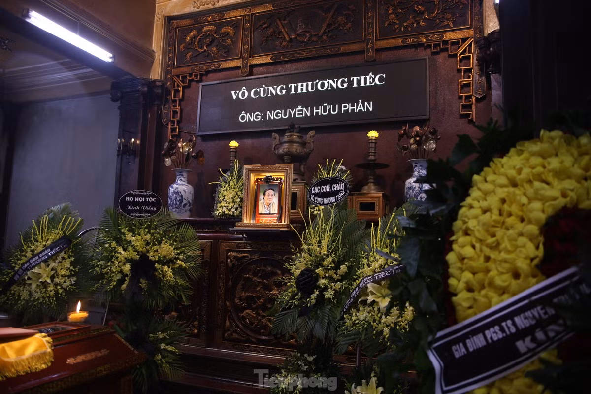 NSND Khai Hung, Bui Bai Binh dua tien dao dien Nguyen Huu Phan