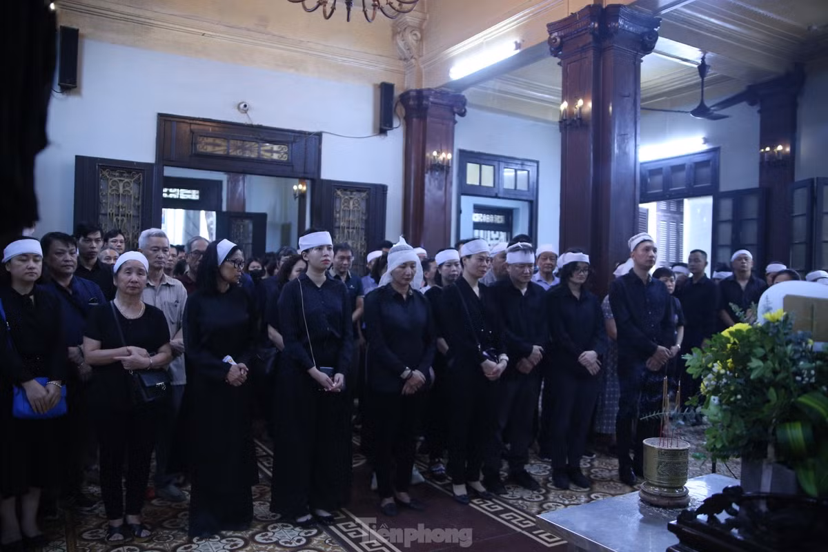 NSND Khai Hung, Bui Bai Binh dua tien dao dien Nguyen Huu Phan-Hinh-9