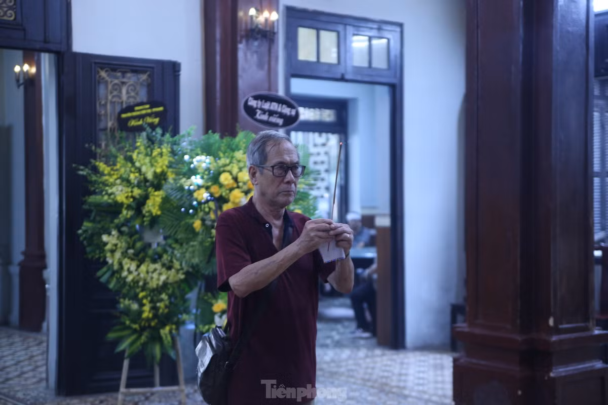 NSND Khai Hung, Bui Bai Binh dua tien dao dien Nguyen Huu Phan-Hinh-4