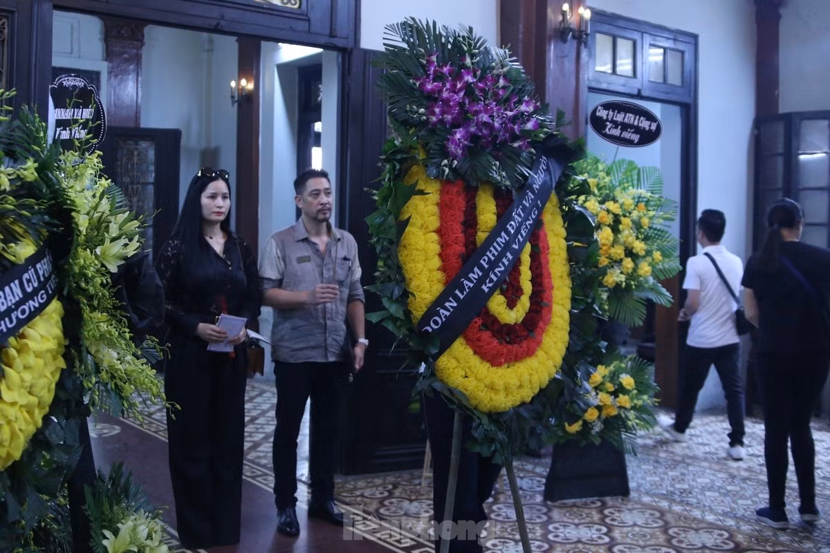 NSND Khai Hung, Bui Bai Binh dua tien dao dien Nguyen Huu Phan-Hinh-5