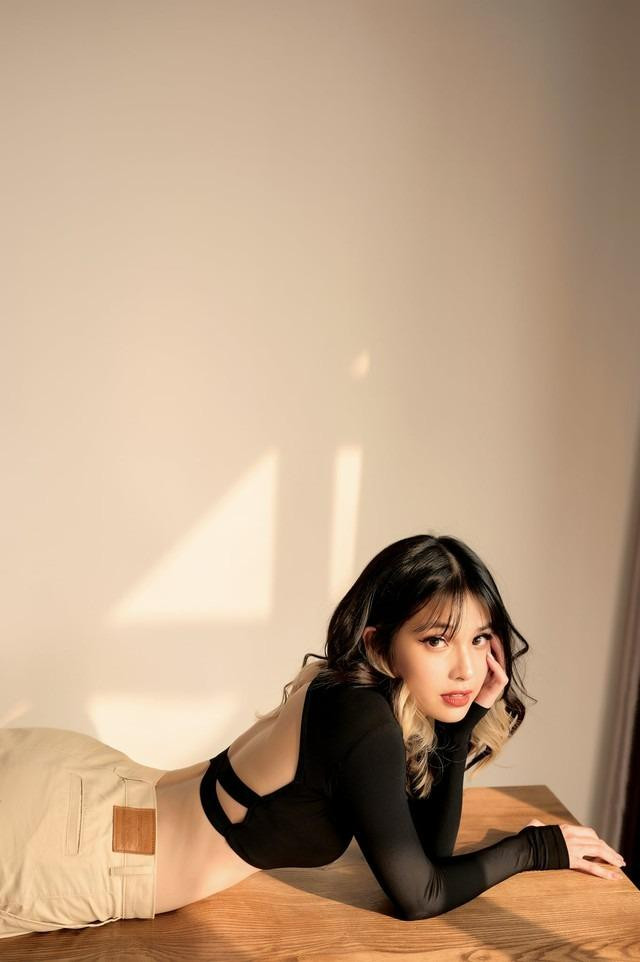 ới thân hình mảnh mai, vóc dáng cao 1m68, Hạ Phương từng nhận được nhiều lời mời làm mẫu ảnh nhưng cô đều từ chối.