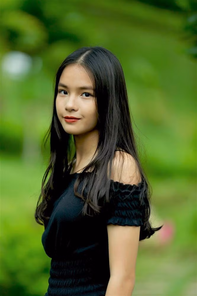 Có người mẹ xinh đẹp, Hạ Phương cũng thừa hưởng sự xinh xắn từ khi mới chỉ là cô bé 13-14 tuổi.