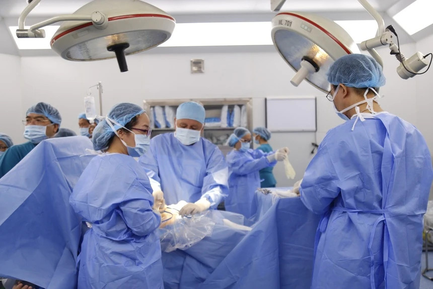 Em be thu 2 duoc thong tim bao thai chao doi khoe manh-Hinh-2