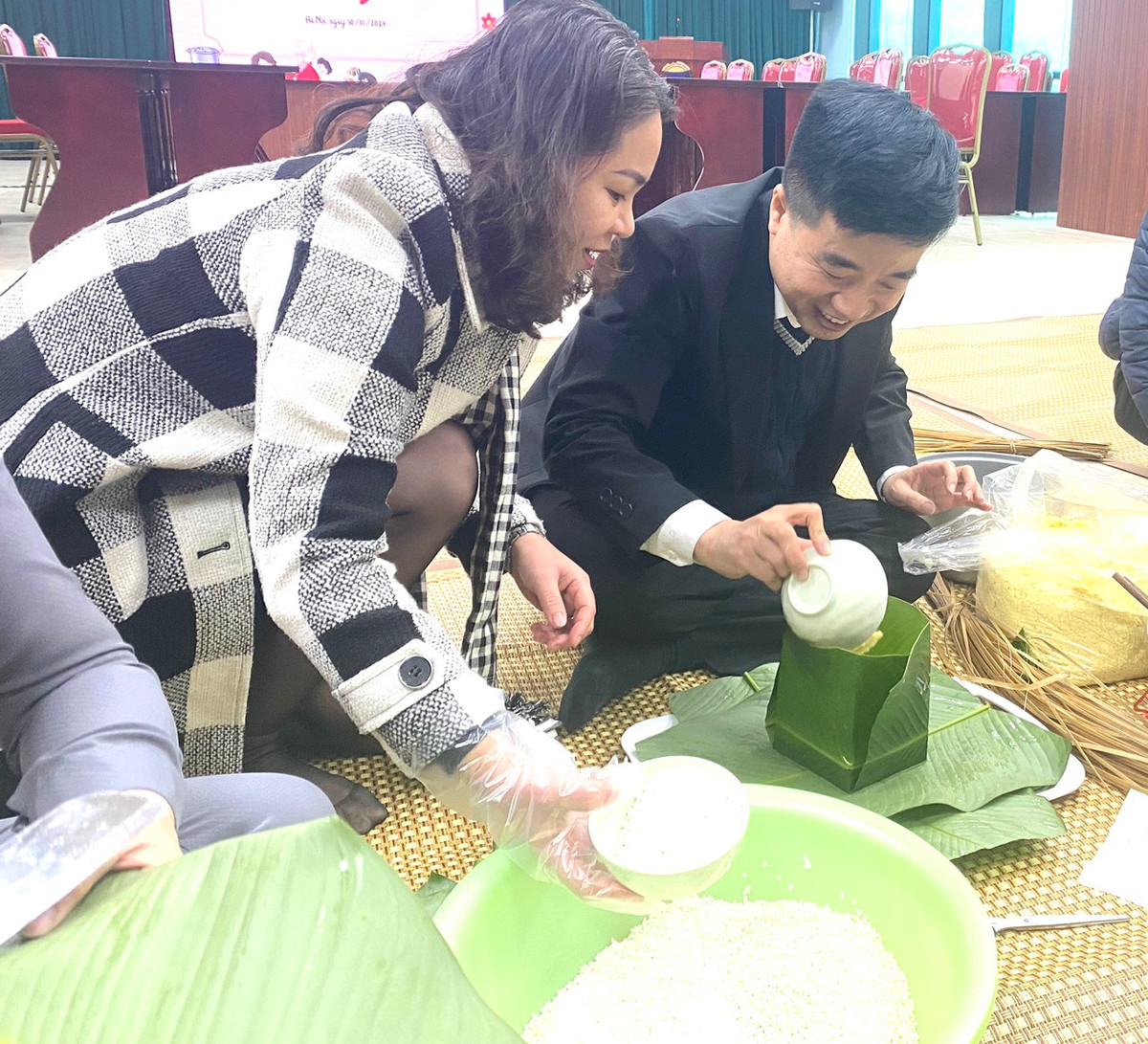 To chuc goi banh chung nhan dip Tet Giap Thin 2024-Hinh-3