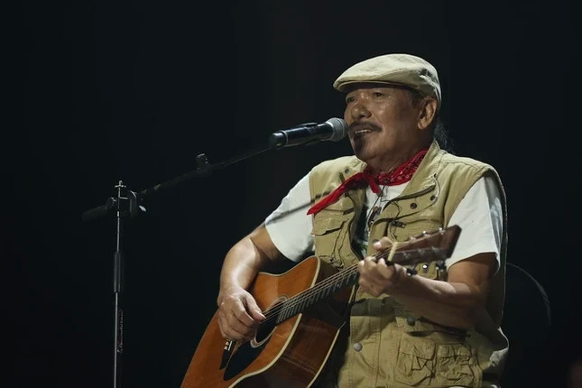 Thuc hu chuyen nhac si Tran Tien che Dam Vinh Hung hat do-Hinh-2