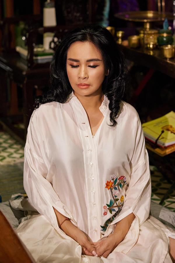 SND Thanh Lam nói: "Nếu muốn trẻ lâu, đẹp lâu thì đừng tin vào những lời quảng cáo hấp dẫn như đẹp ngay chỉ sau 1 lần sử dụng, hay đẹp ngay sau lần đầu tiên. Thanh Lam nghĩ rằng, nhan sắc của mỗi người phụ nữ như một bông hoa, hàng ngày cần chăm sóc từng ly từng tý, cẩn trọng từng chút một thì mới bung nở rực rỡ và tươi tốt lâu bền. Vậy nên, sắc đẹp và sức khỏe luôn đi liền với nhau, chúng như bộ đôi hoàn hảo khiến phụ nữ ở độ tuổi nào cũng quyến rũ”.