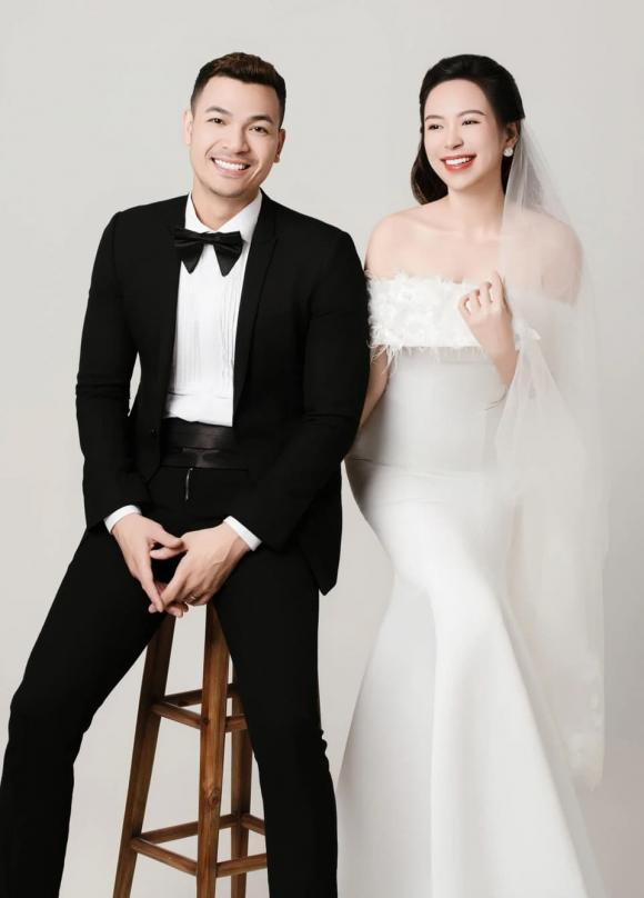 Ngoài Những cô gái trong thành phố, Kim Oanh tham gia nhiều bộ phim khác như "Mê cung", "Những nhân viên gương mẫu", 'Lửa ấm", "Lối nhỏ vào đời", "Dưới bóng cây hạnh phúc"...