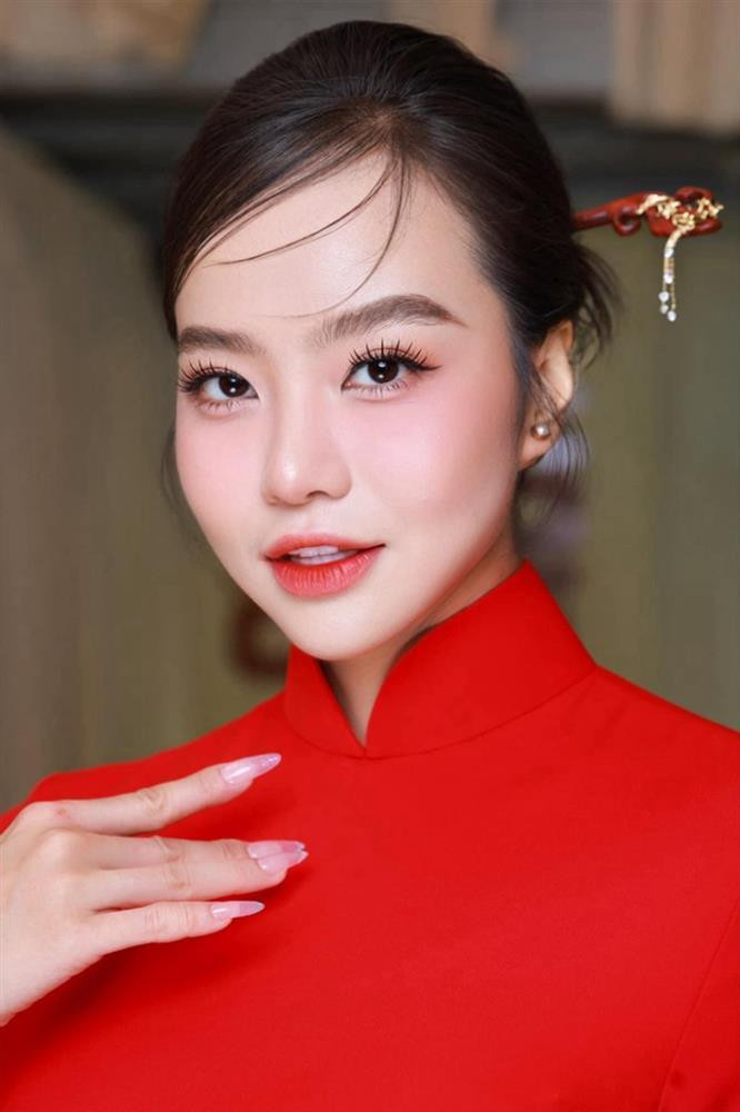 ới Kiều Ngân, gia đình và sức khỏe là điều quan trọng nhất. Mỹ nhân nhớ lúc được sống gần và "nhõng nhẽo" ba mẹ. Trải qua thời gian sóng gió, nữ MC hiện đã tìm được cảm giác bình an, tin tưởng bên "nửa kia".