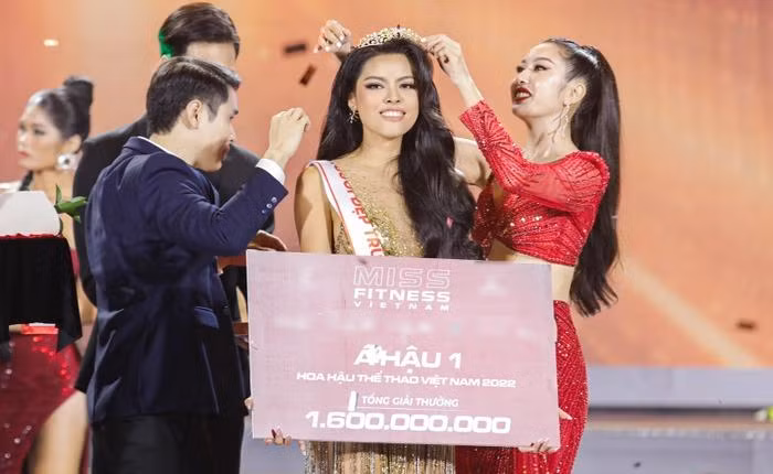 A hau Phuong Thao cong khai khoan chi 