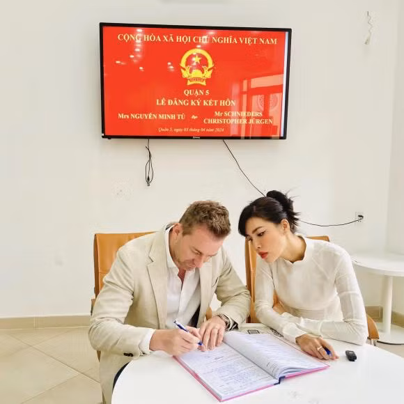 Minh Tu dang ky ket hon cung ban trai nguoi Duc