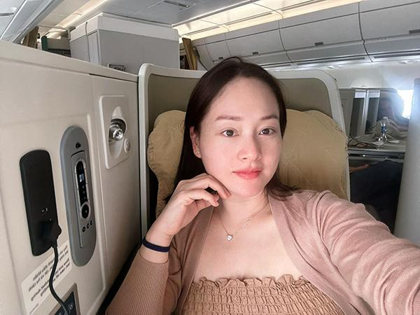 ô cho biết, lúc trước mình cũng từng dùng nhiều loại kem dưỡng da của các thương hiệu lớn trong nước nhưng cô không cảm thấy có gì đặc biệt hay da được cải thiện. “Tôi thích cái gì thuộc tự nhiên, sợ hóa chất nên thử dùng dầu dừa và thấy da được cải thiện nhiều”, Lan Phương nói.