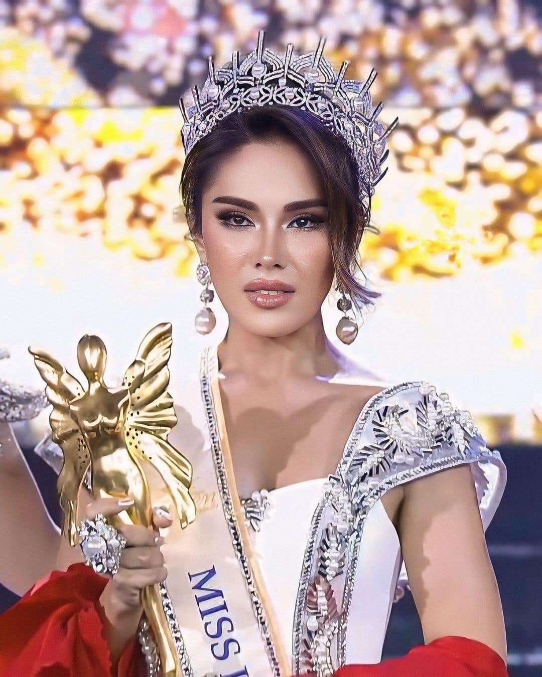 Lý do người đẹp 28 tuổi từng ly hôn đăng quang Miss International Queen Ly do nguoi dep 28 tuoi tung ly hon dang quang Miss International Queen