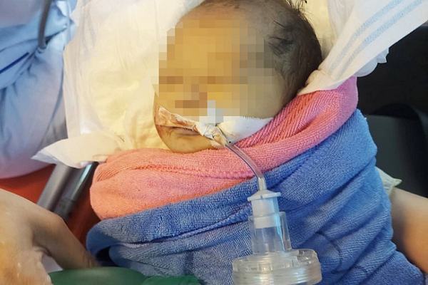 Be gai so sinh bi bo roi trong rung sau 1 ngay 1 dem