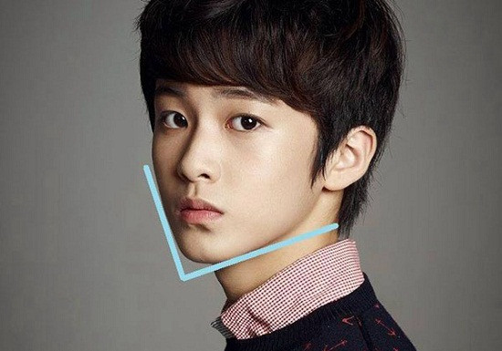 Nếu là người có đôi tai nhọn và cằm nhọn thì phần lớn những người này có chỉ số thông minh bình thường, dễ làm việc thiếu suy nghĩ, trong lòng đặc biệt ích kỷ, xấu tính, không biết nghĩ cho người khác. Tuy họ có chút thông minh nhưng lại luôn vô dụng, đi đúng chỗ thì làm việc gì cũng chông chênh, nghĩ nhiều mà làm ít, cuối cùng chẳng làm được gì. * Thông tin chỉ mang tính tham khảo!