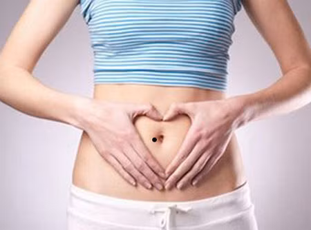  5. Có một nốt ruồi sau rốn. Rốn tượng trưng cho sức khỏe, trí tuệ, sự nghiệp và sự giàu có của một người. Nếu rốn của một người tương ứng với một nốt ruồi ở thắt lưng, nó được gọi là nốt ruồi quanh thắt lưng. 