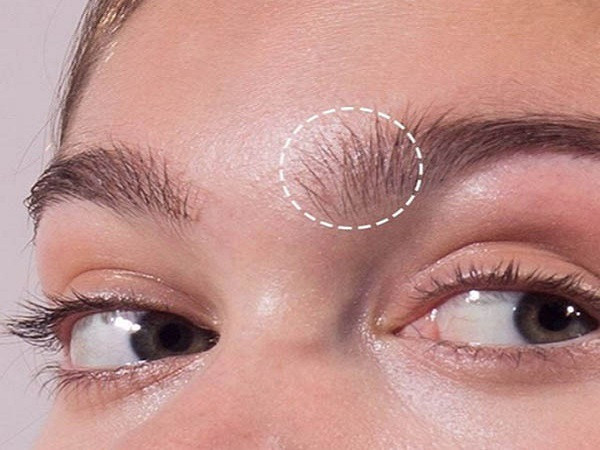 Nếu có thêm đặc điểm mắt lác hoặc ánh nhìn thâm hiểm thì đó là người không đáng tin cậy. Họ có thể tiết lộ bí mật đời tư của bất kỳ ai để có lợi cho mình.