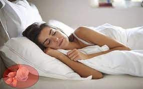 Ngoài ra, về mặt khoa học đặt một vài nhánh tỏi dưới gối giúp lọc sạch không khí, đảm bảo hít thở không khí trong lành khi ngủ.