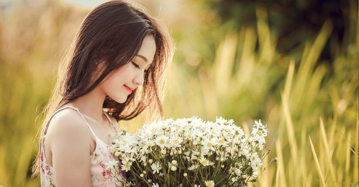 Phải biết rằng, tuýp người như vậy không biết trân trọng và trả giá. Họ thản nhiên nhận sự tốt đẹp mà người khác mang lại, không mảy may biết ơn về điều đó, ngược lại bản thân chỉ hành xử vô trách nhiệm. Nếu lựa chọn người như vậy làm vợ, gia đình khó mà êm ấm vẹn toàn.