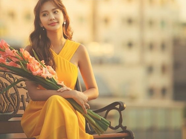 Nếu muốn xem cuộc sống của một gia đình như thế nào chỉ việc nhìn vào phong thái của người phụ nữ. Người phụ nữ luôn ăn mặc sạch sẽ, chỉnh tề, thì nhà cửa sẽ thường xuyên ngăn nắp, gọn gàng. 