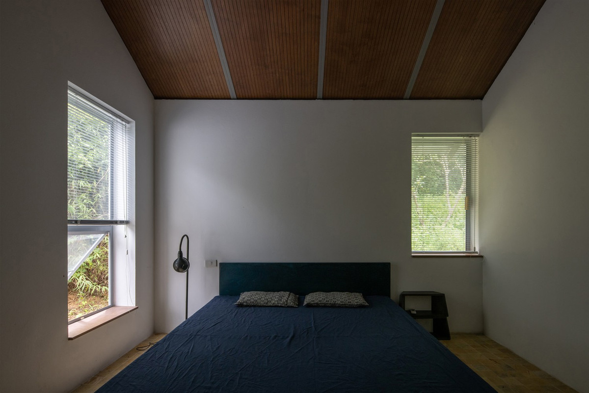 Các khu vực riêng tư, bao gồm phòng ngủ và phòng tắm, được bố trí ở những vị trí yên tĩnh, tách biệt với các hoạt động chung. Tất cả các phòng ngủ đều có mặt tiền mở để tận dụng tối đa ánh sáng tự nhiên và mang đến nơi nghỉ ngơi thoải mái.