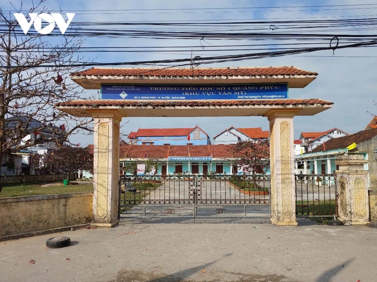 Nguyên nhân vụ 155 học sinh Quảng Bình chưa đến trường sau Tết - Hình 3 Nguyen nhan vu 155 hoc sinh Quang Binh chua den truong sau Tet-Hinh-3