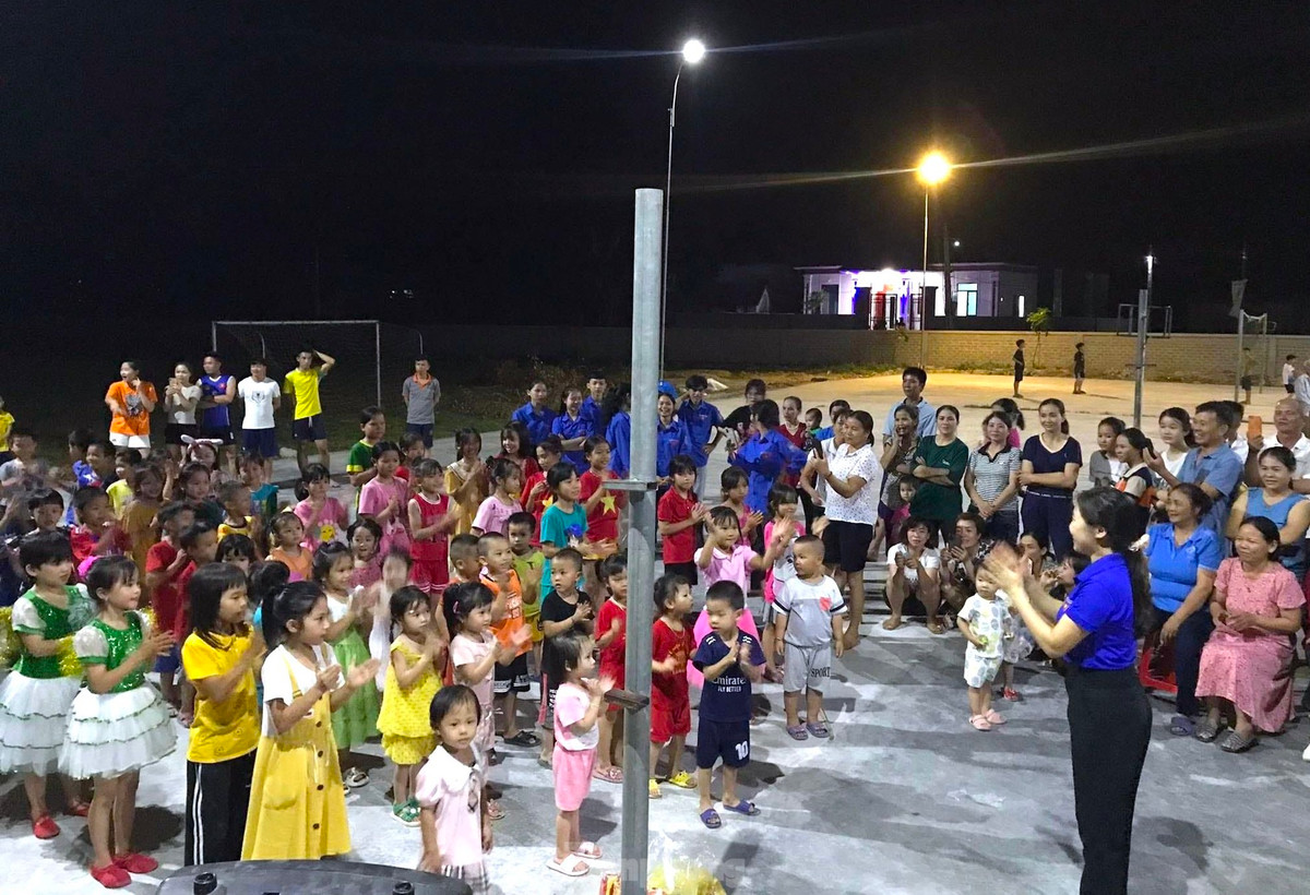 Ở các xã của huyện Yên Thành (Nghệ An), mỗi dịp hè các em nhỏ lại được những anh chị đoàn viên thanh niên trong xã tụ họp để sinh hoạt hè.