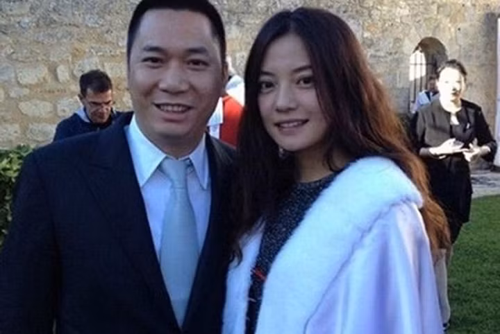 Trieu Vy va Chuong Tu Di tu than thiet chuyen sang thu ghet?-Hinh-4