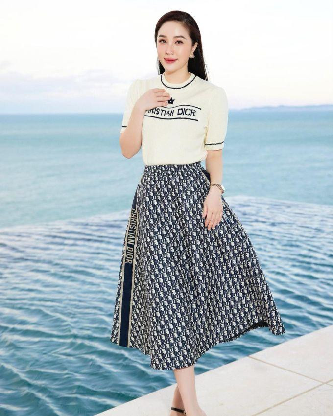 Bảo Thy đụng hàng Đỗ Mỹ Linh và hội 'dâu nhà giàu' Bao Thy dung hang Do My Linh va hoi 'dau nha giau'