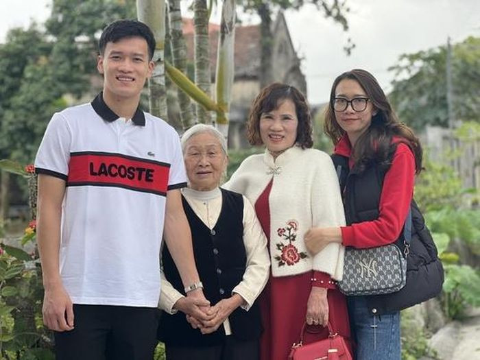 Muon kieu don Tet Quy Mao cua dan sao bong da Viet Nam-Hinh-4