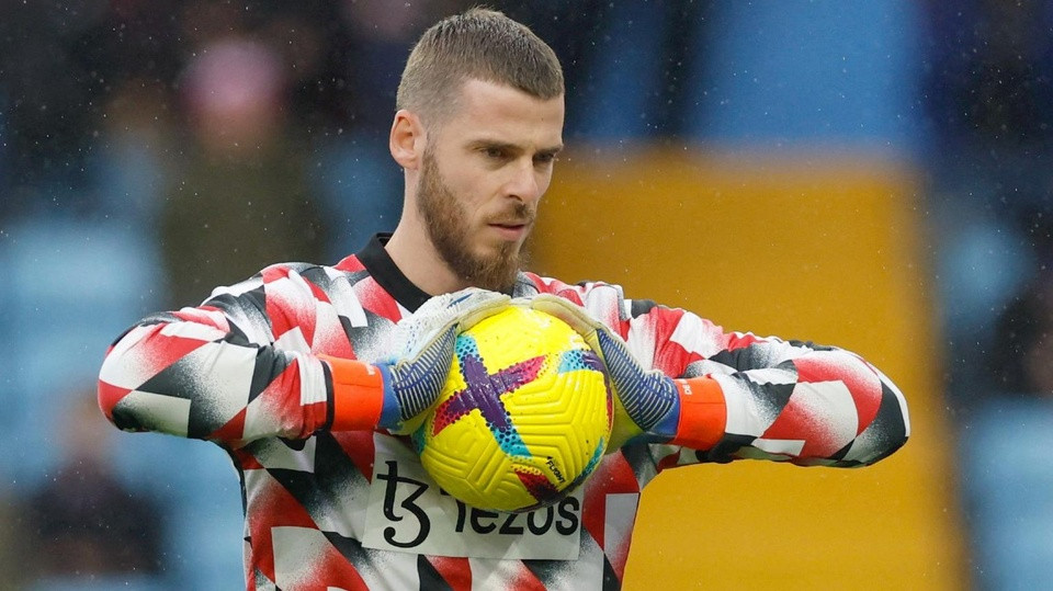 De Gea san sang giam luong de o lai MU