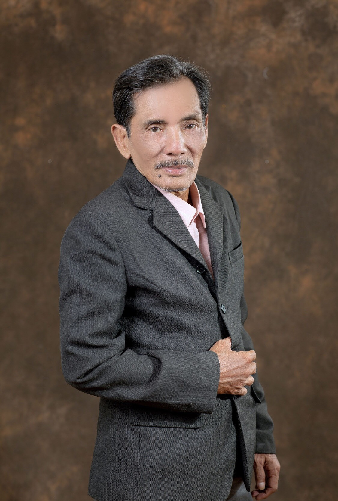 Thuong Tin chay show tu Bac toi Nam, Tet ve que ben vo con-Hinh-2