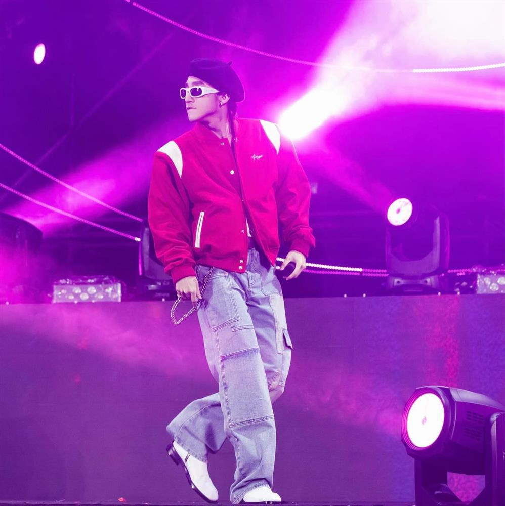 Sơn Tùng không mặc đồ cũ, Hải Tú có 1 chiếc túi dùng mãi Son Tung khong mac do cu, Hai Tu co 1 chiec tui dung mai