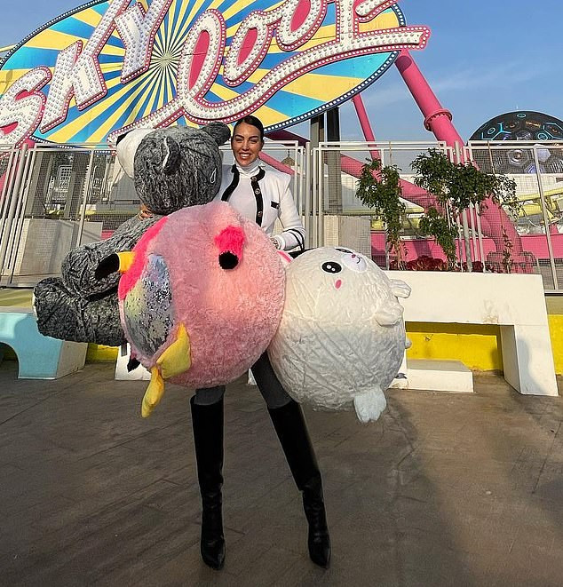 Loat anh moi ve sieu sao Cristiano Ronaldo o thu do A Rap Saudi-Hinh-3