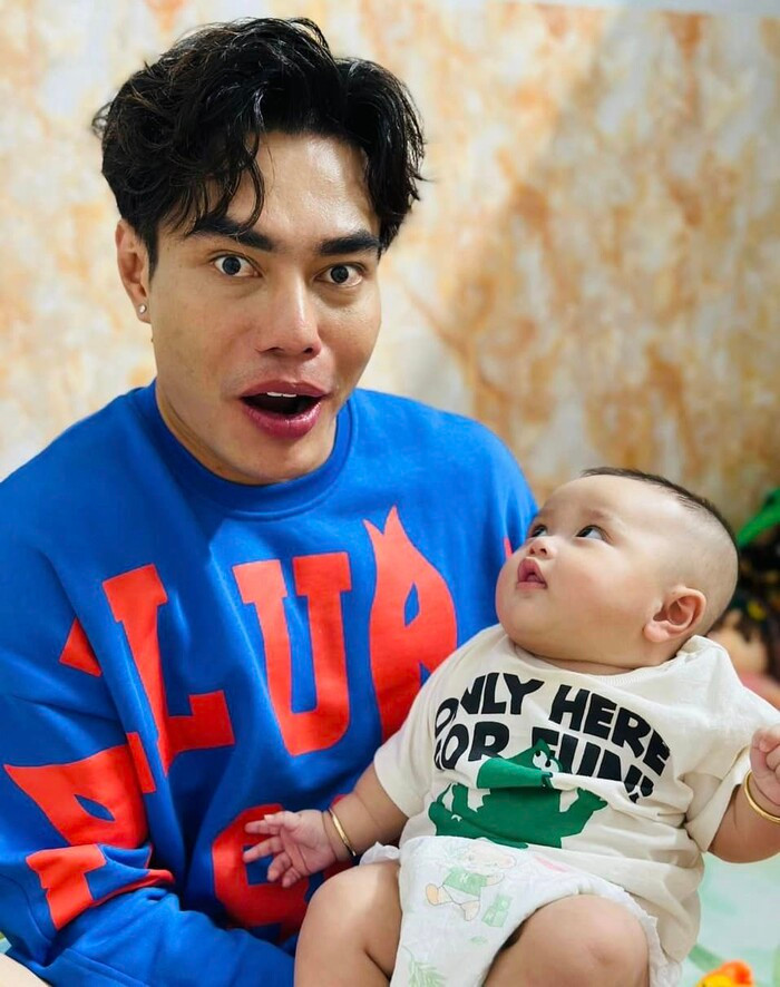 Le Duong Bao Lam 'ghen tuc' nhin ba xa 'u me' chang trai la-Hinh-2