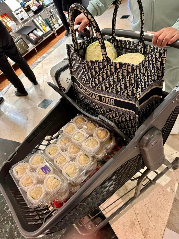 Doan Di Bang dung rau bang tui hieu gia hon tram trieu