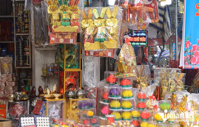 Ga cung ngam hoa hong hon 500.000 dong/con van hut khach-Hinh-2