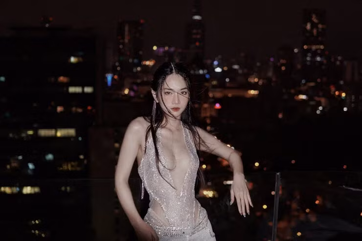 TikToker Le Bong dien ao luoi xuyen thau dot mat dan mang-Hinh-2