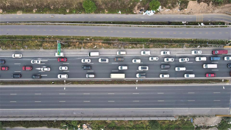 Hang van nguoi dan linh kinh do dac tro lai Thu do sau Tet-Hinh-8