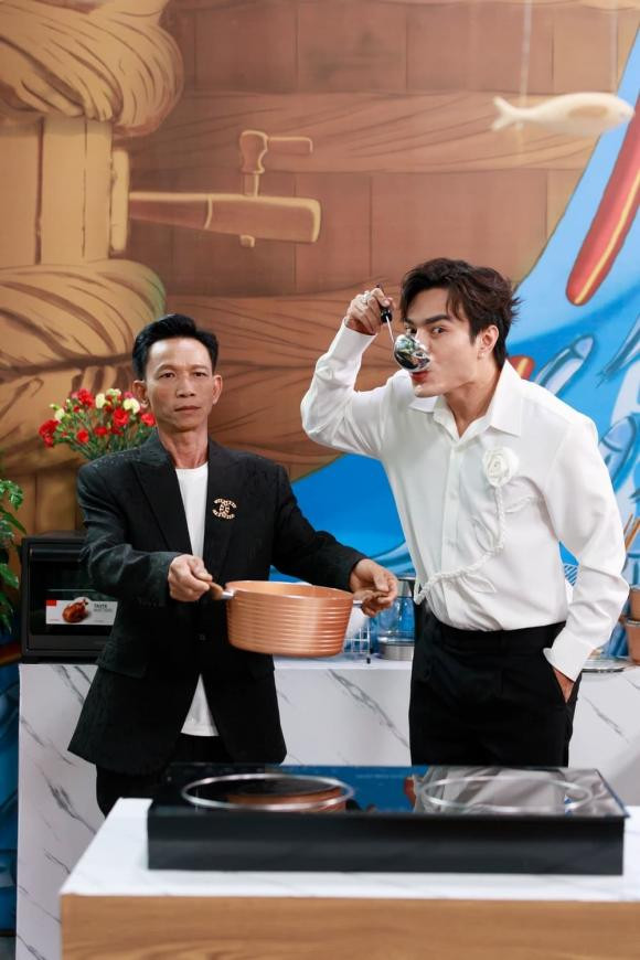 Ba mẹ vợ Lê Dương Bảo Lâm được con rể đưa đi chơi xa ảnh 7